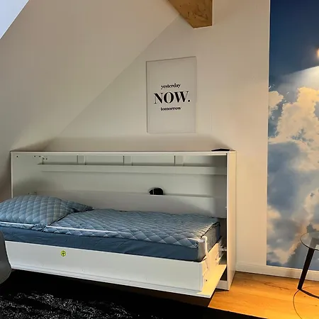 Brandenburgapartment-sky